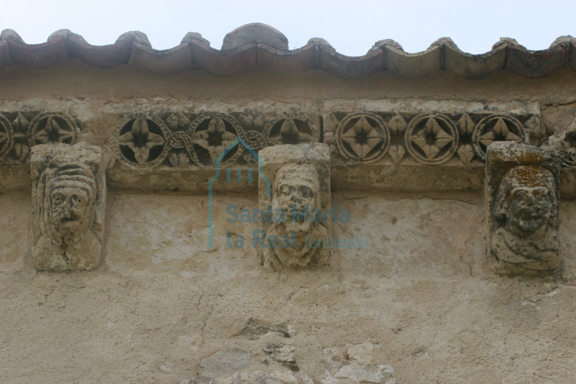 Canecillos de la fachada septentrional