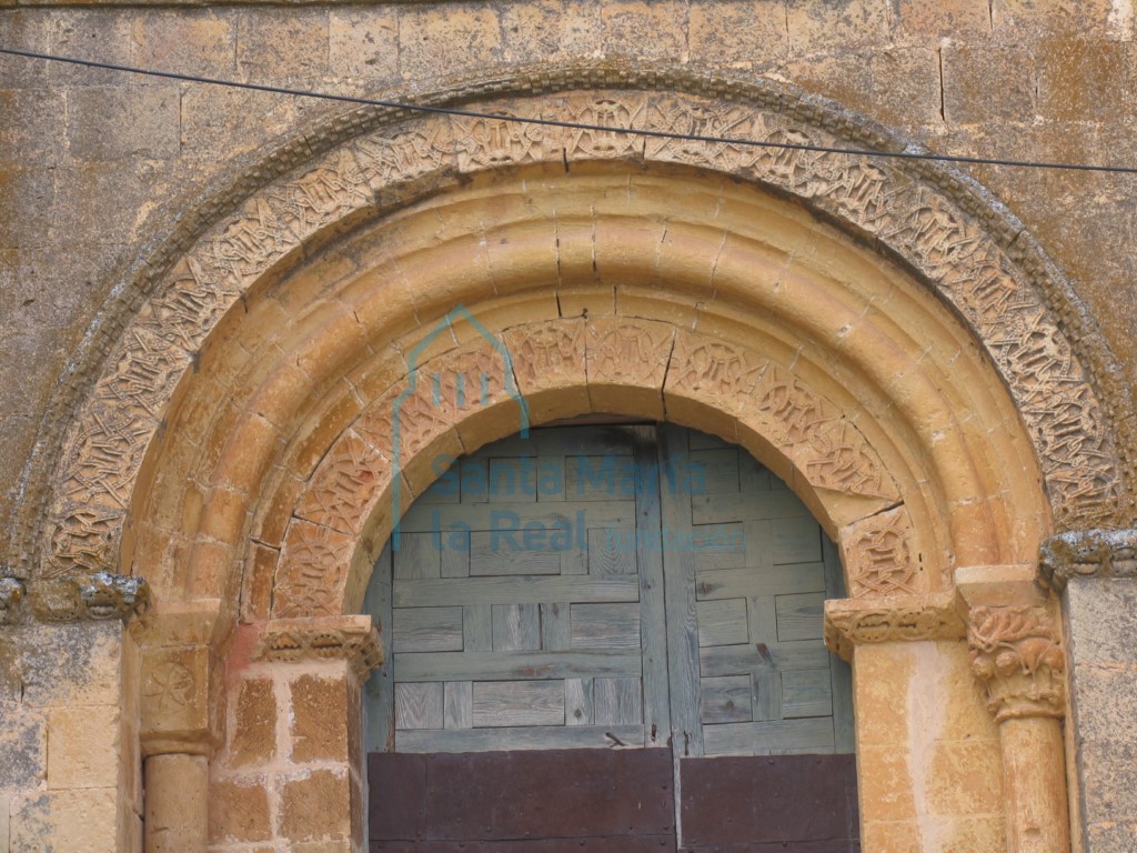 Detalle de la portada norte