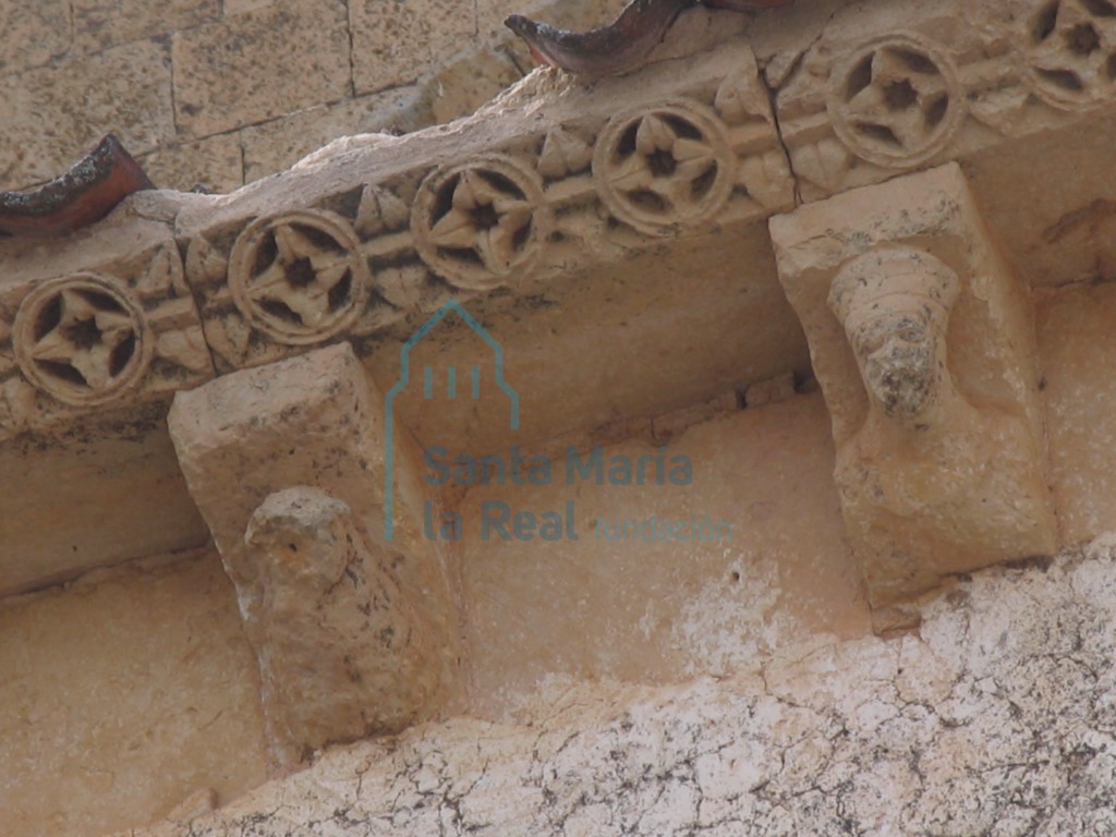Detalle de la cornisa septentrional