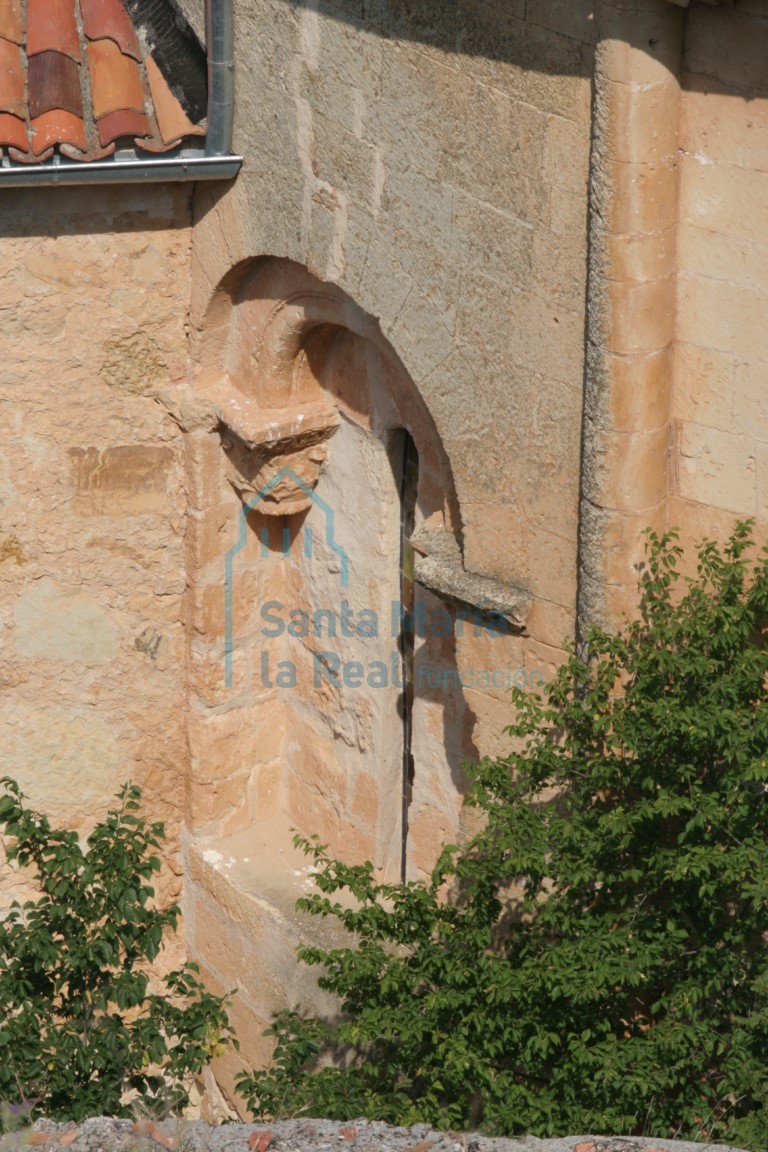 Vista de la venta ábsidal meridional