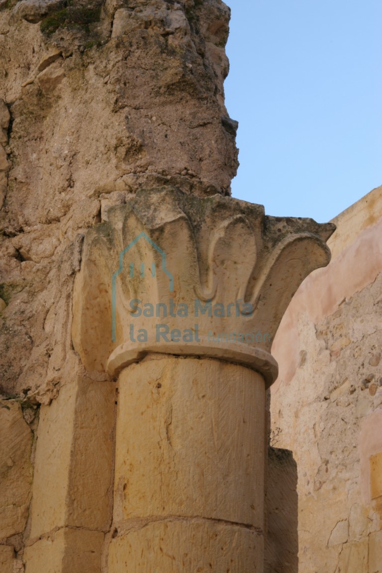 Capitel de un arco formero
