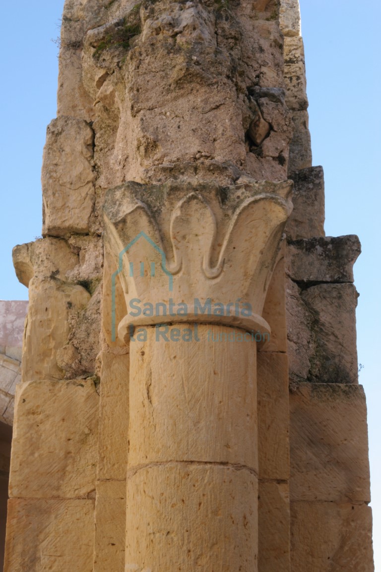 Capitel de un arco formero Capitel de un arco formero