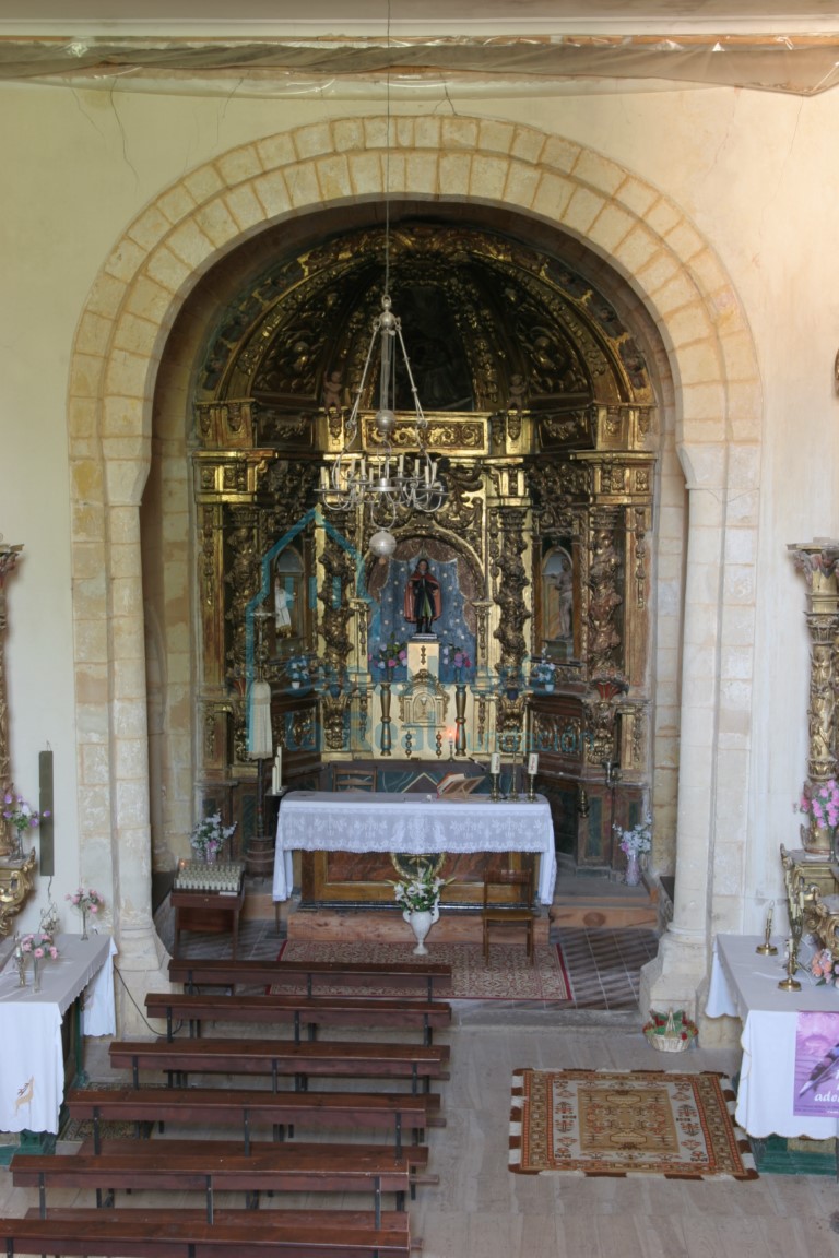 Interior de la cabecera