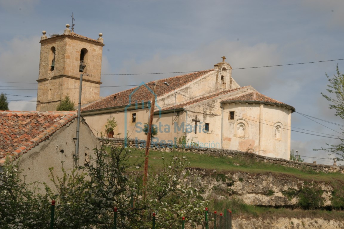 Vista exterior de la iglesia desde el sudeste