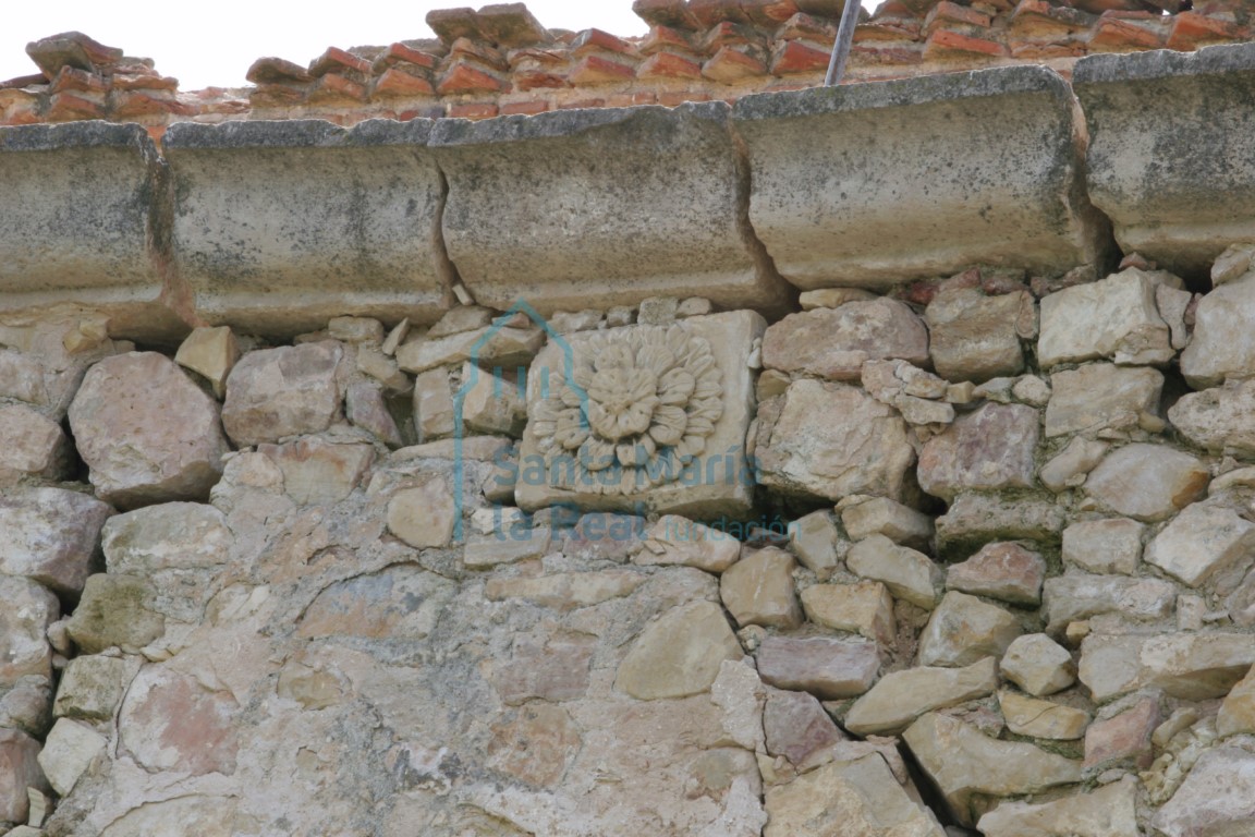 Sillar labrado en el muro