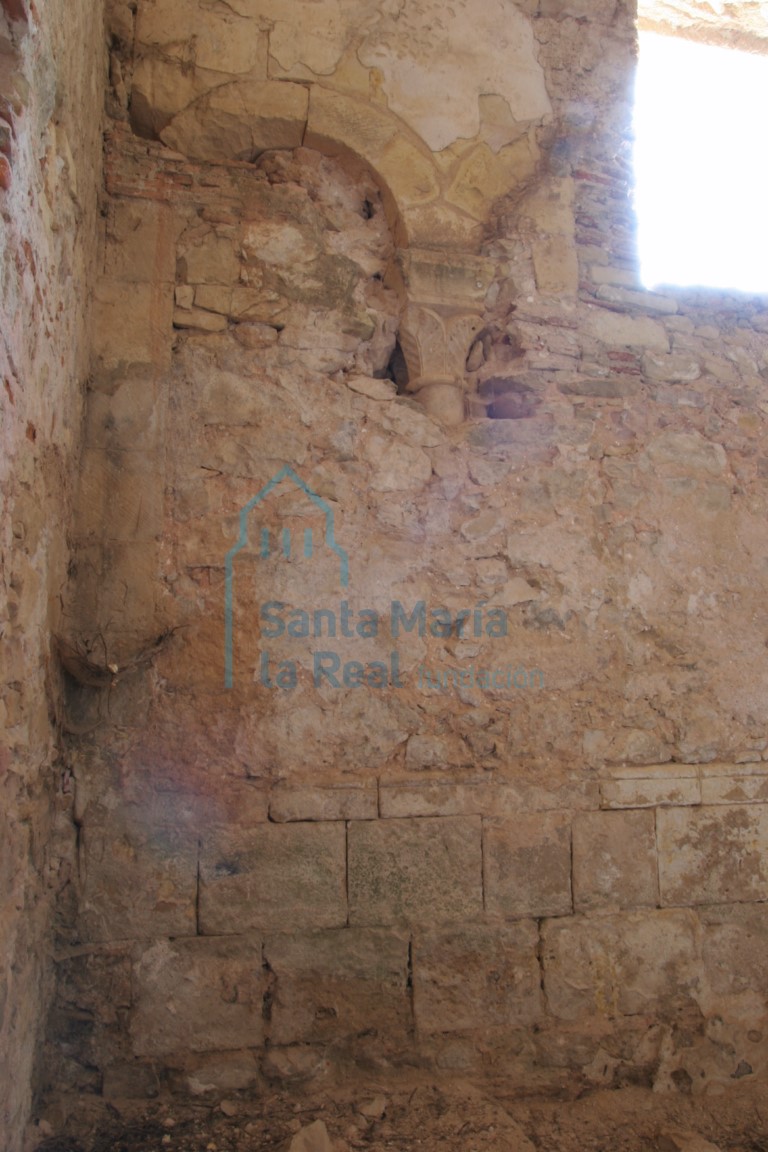 Detalle de interior de la galeria porticada