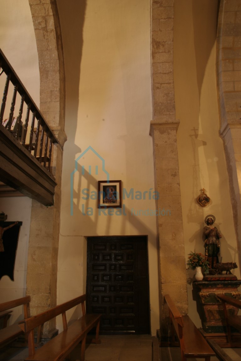 Interior, vista del arranque de los arcos fajones