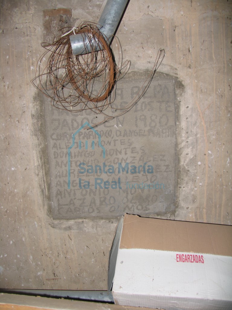 Inscripción en el interior de la torre