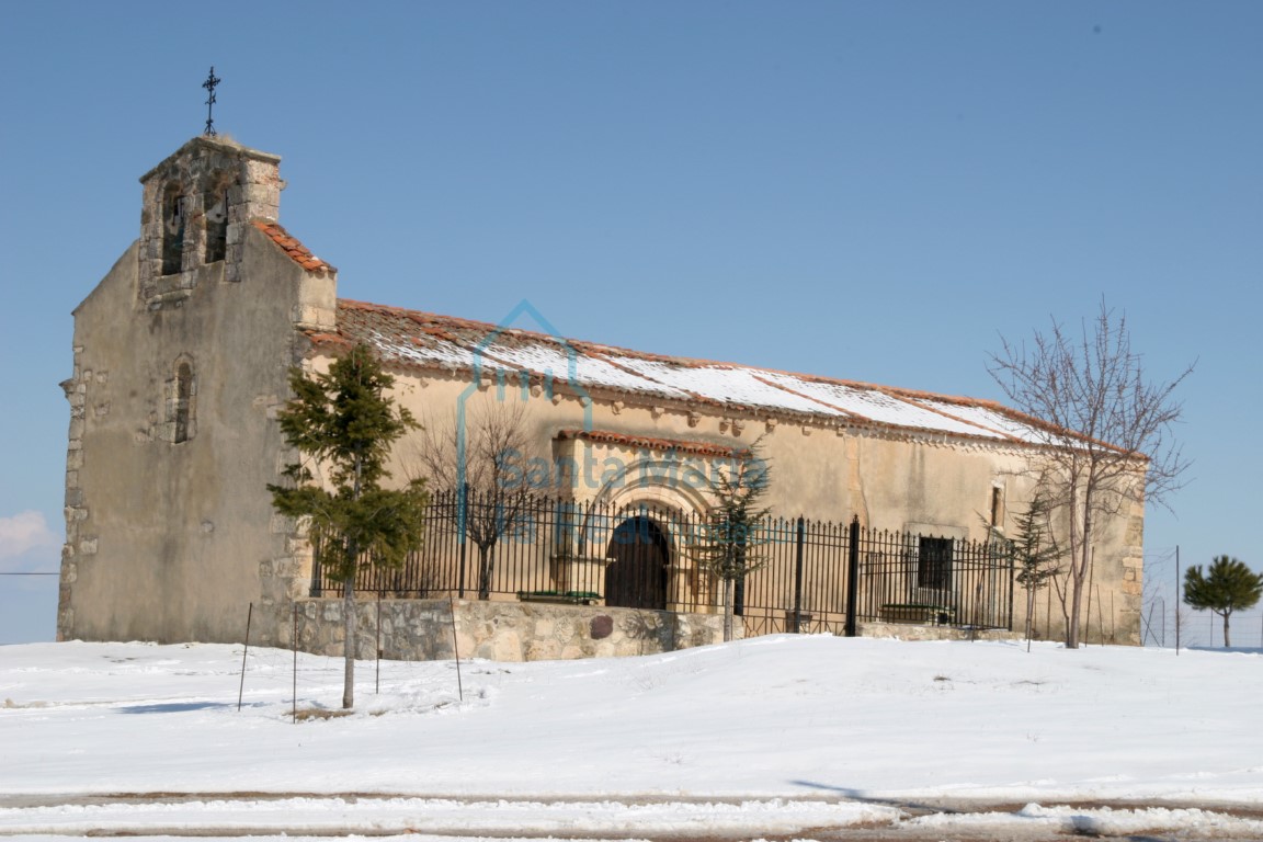 Vista de la iglesia desde el suroeste