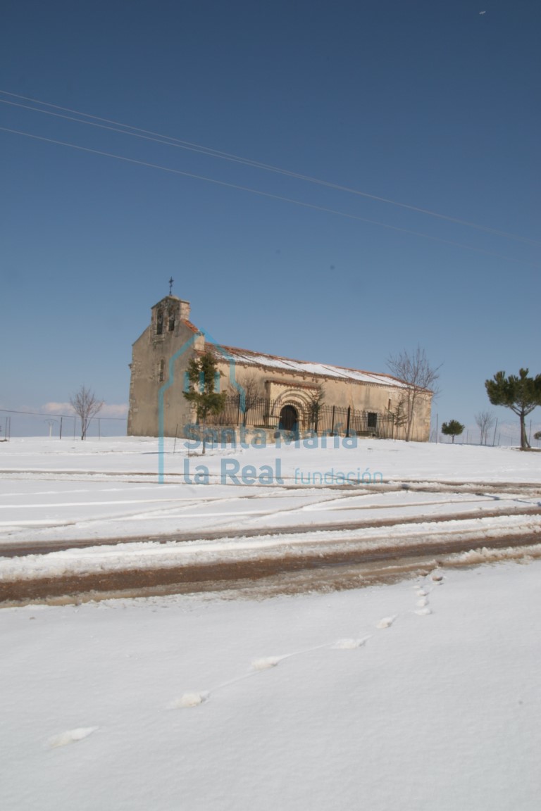 Vista de la iglesia desde el suroeste