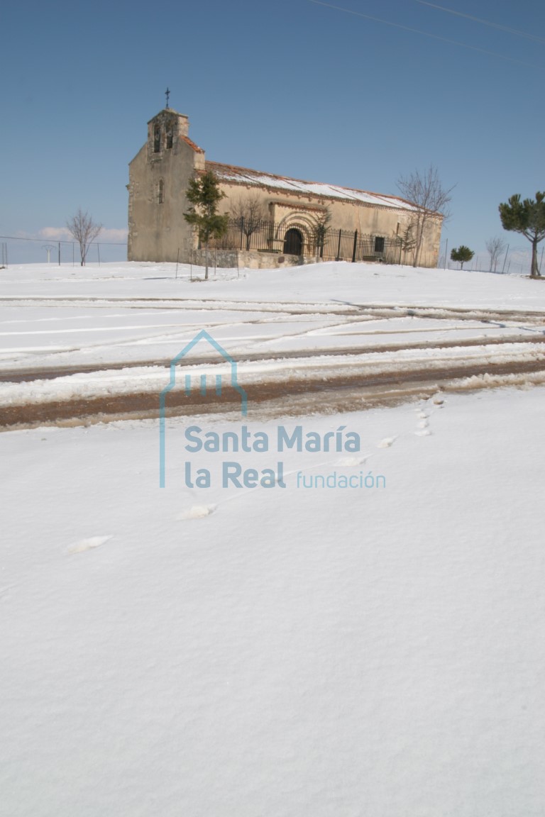 Vista de la iglesia desde el suroeste