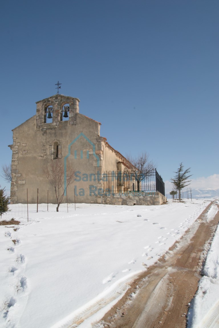 Vista de la iglesia desde el oeste