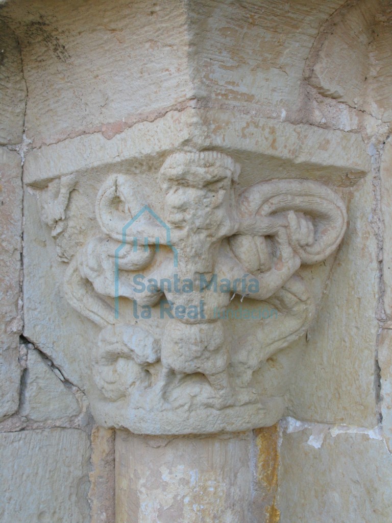 Capitel de la portada