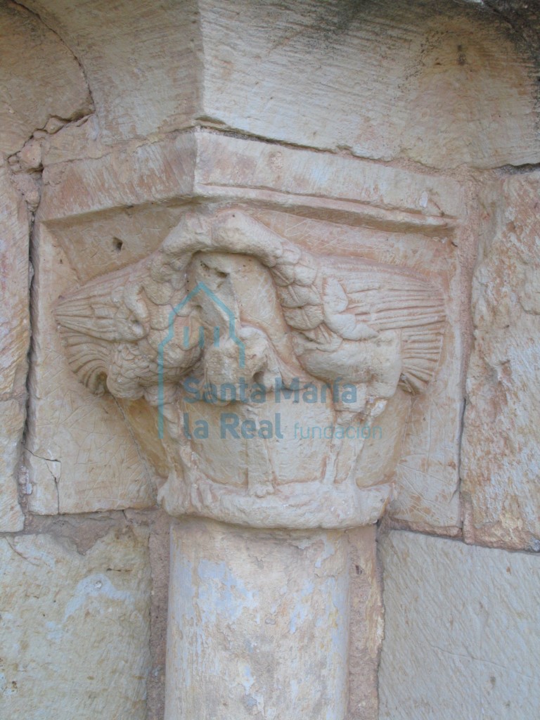 Capitel de la portada