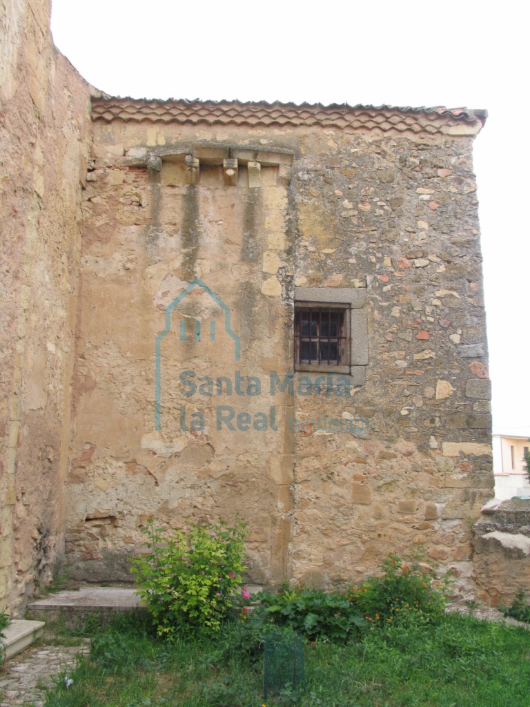 Exterior del muro meridional de la cabecera