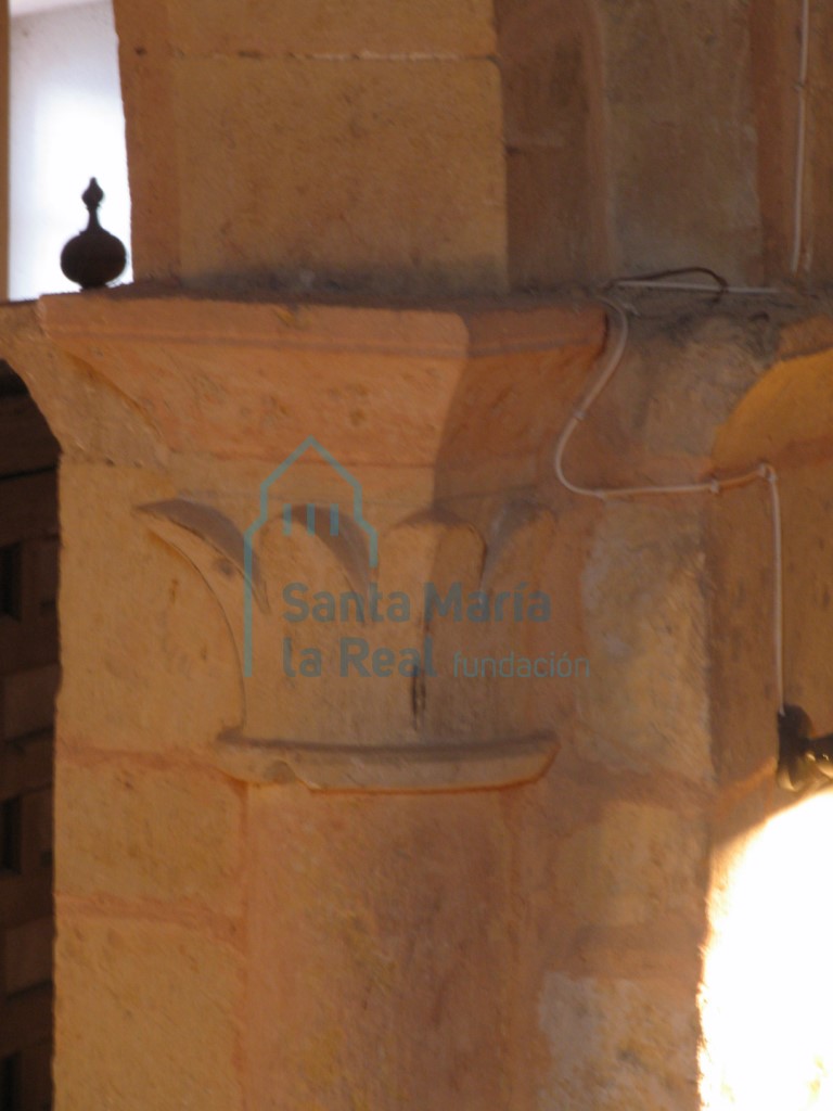 Capitel del interior