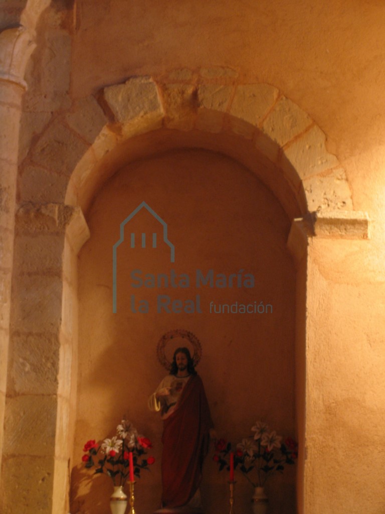 Hornacina en el interior de la nave lateral