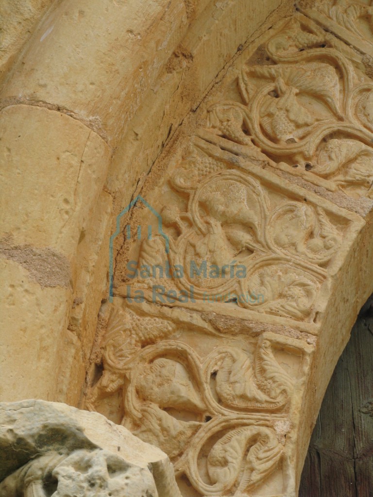 Detalle de la arquivolta de la portada Detalle de la arquivolta de la portada