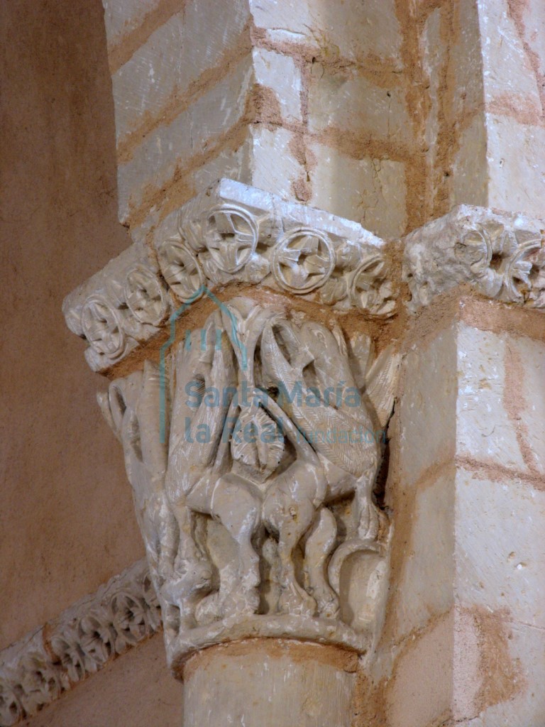 Capitel del arco triunfal Capitel del arco triunfal
