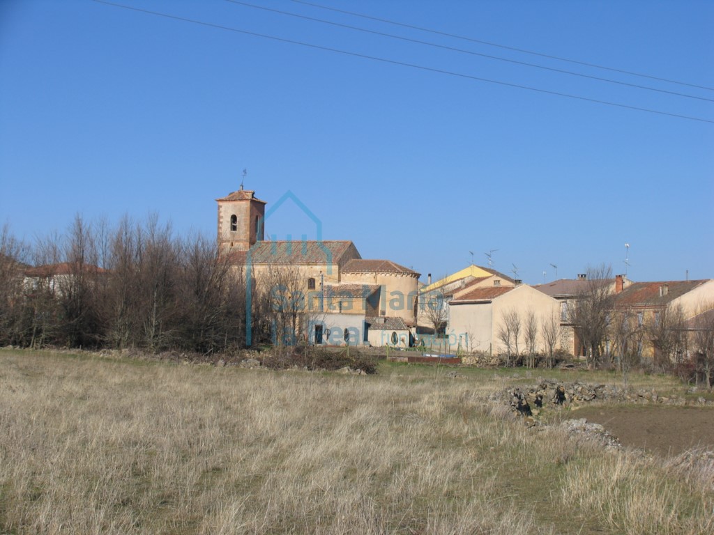La iglesia vista desde el sureste