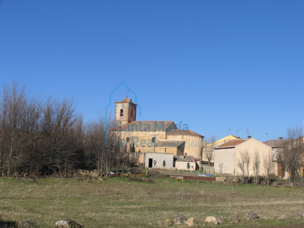 La iglesia desde el sureste La iglesia desde el sureste