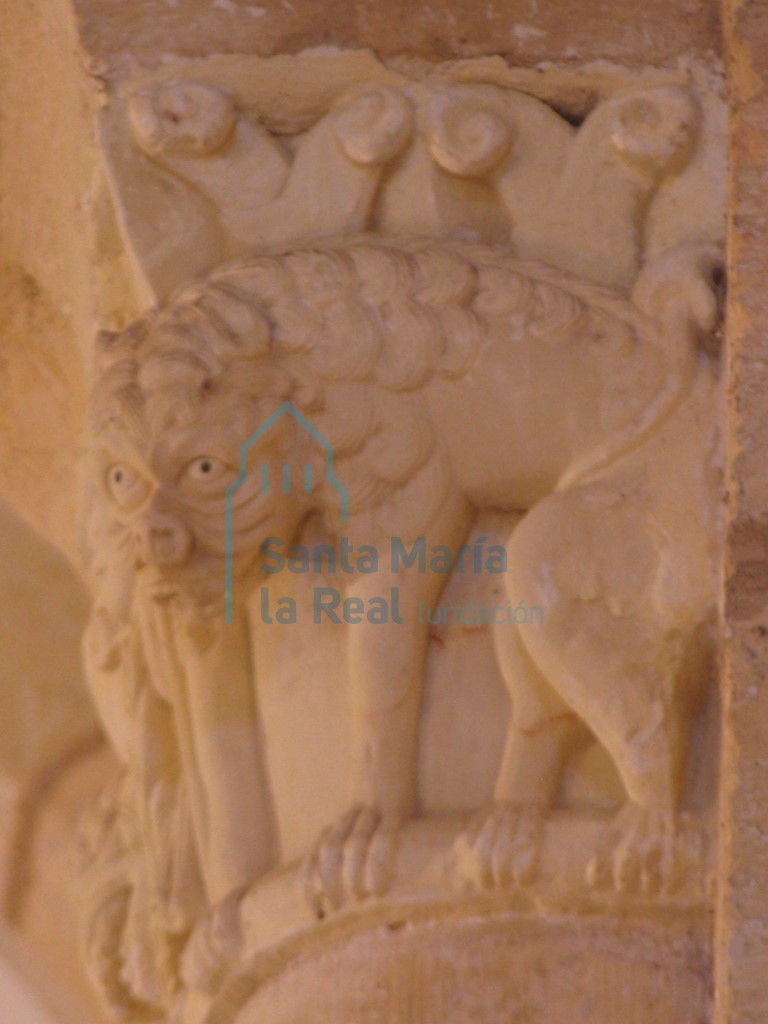 Detalle del capitel del arco triunfal. Lado de la epístola