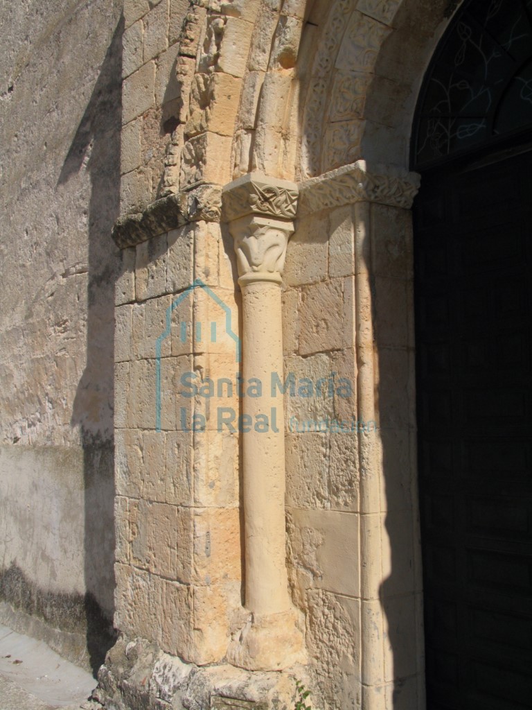 Detalle de la portada meridional