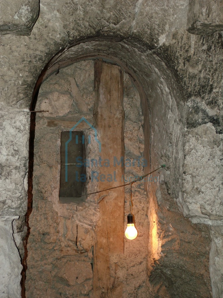 Vano cegado en el interior de la torre