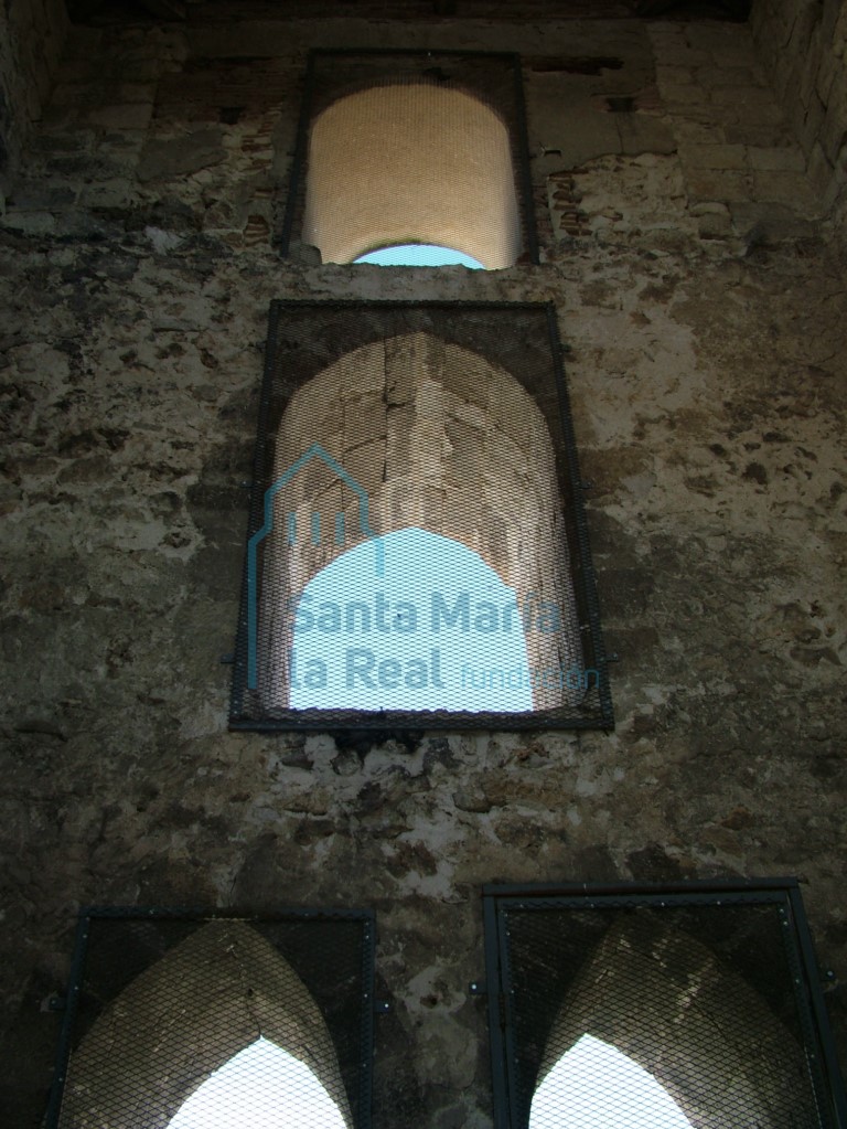 Detalle desde el interior de las troneras de las torres Detalle desde el interior de las troneras de las torres