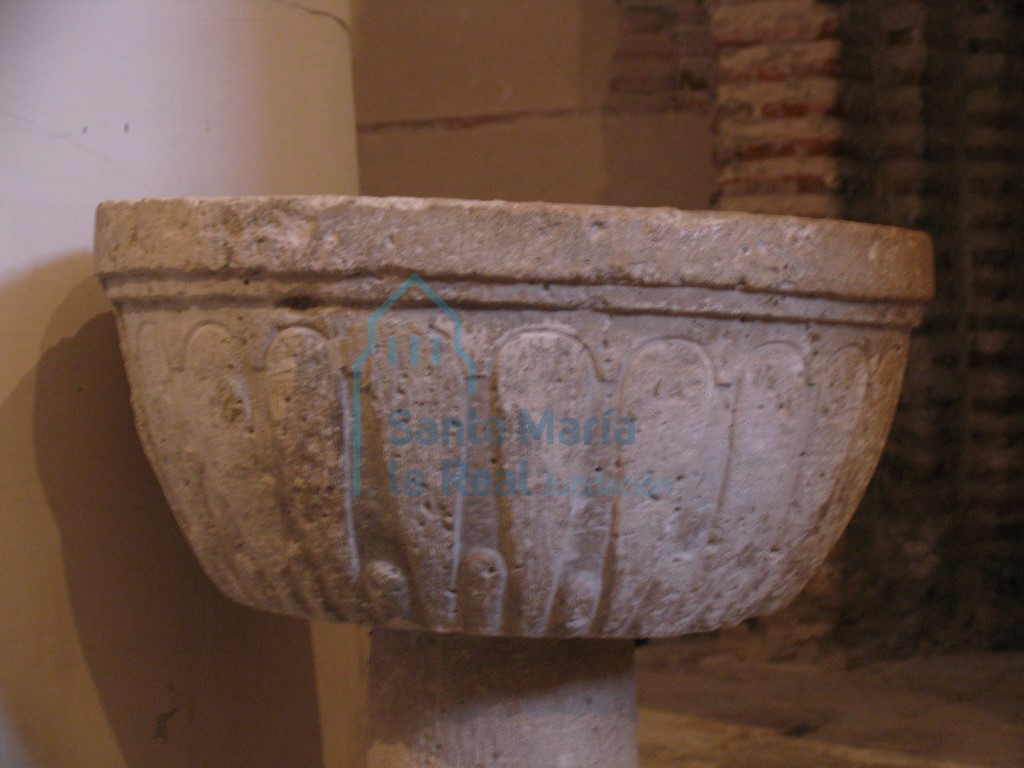 Detalle del vaso de la aguabenditera