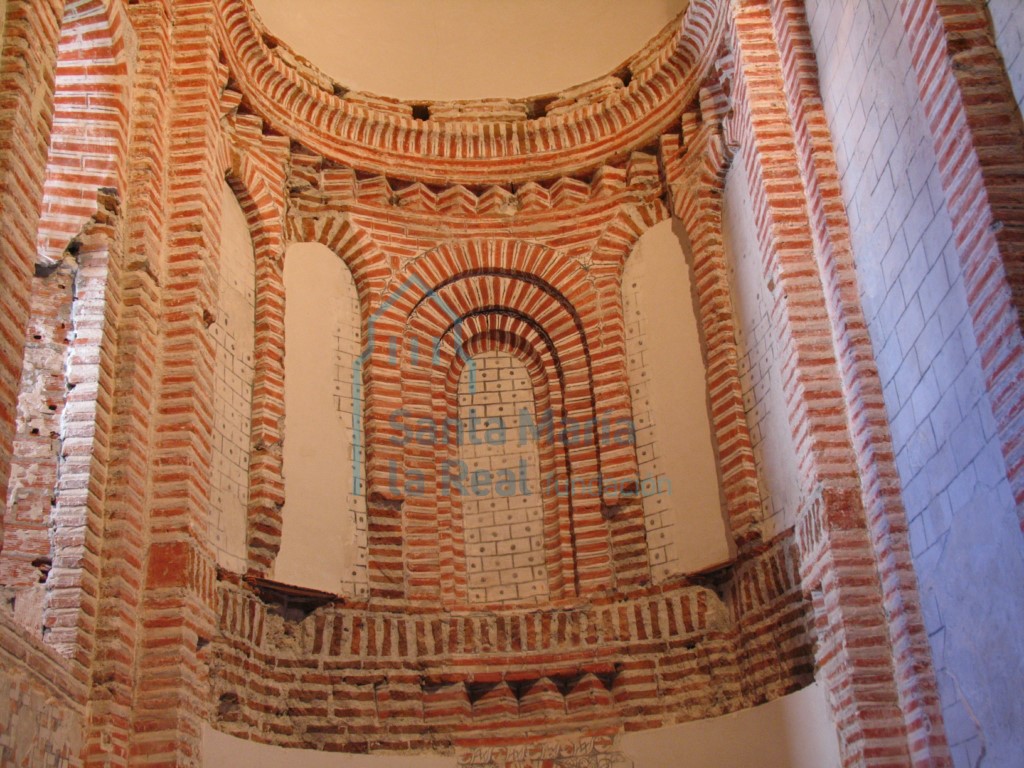 Detalle del ábside de la epístola