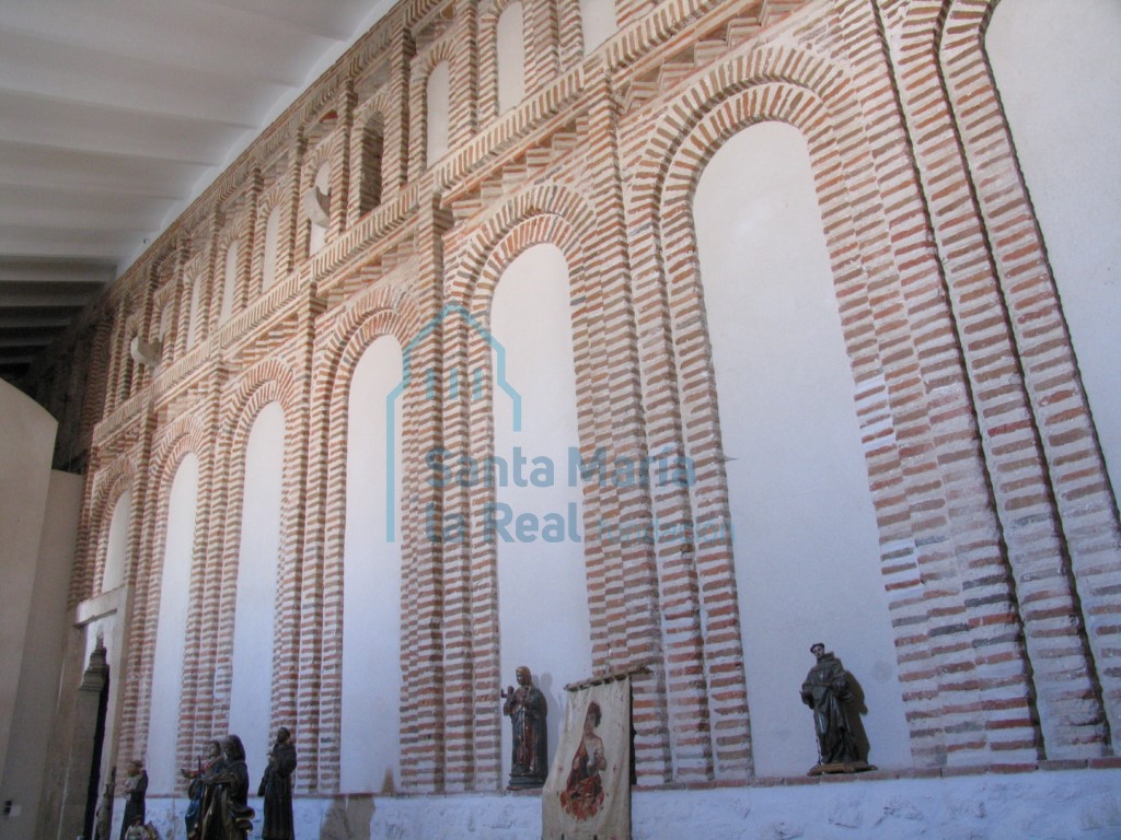 Vista del muro interior de la nave norte