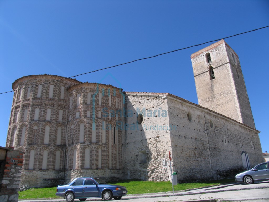 Vista exterior de la iglesia desde el noreste