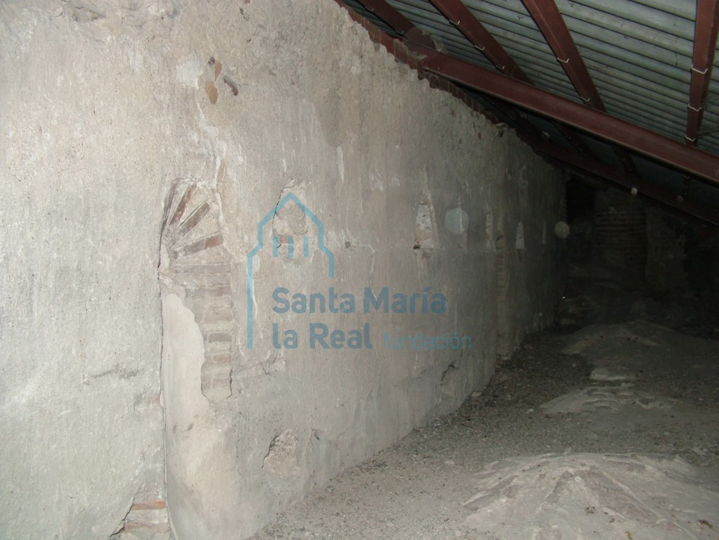 Vanos cegados sobre la nave sur