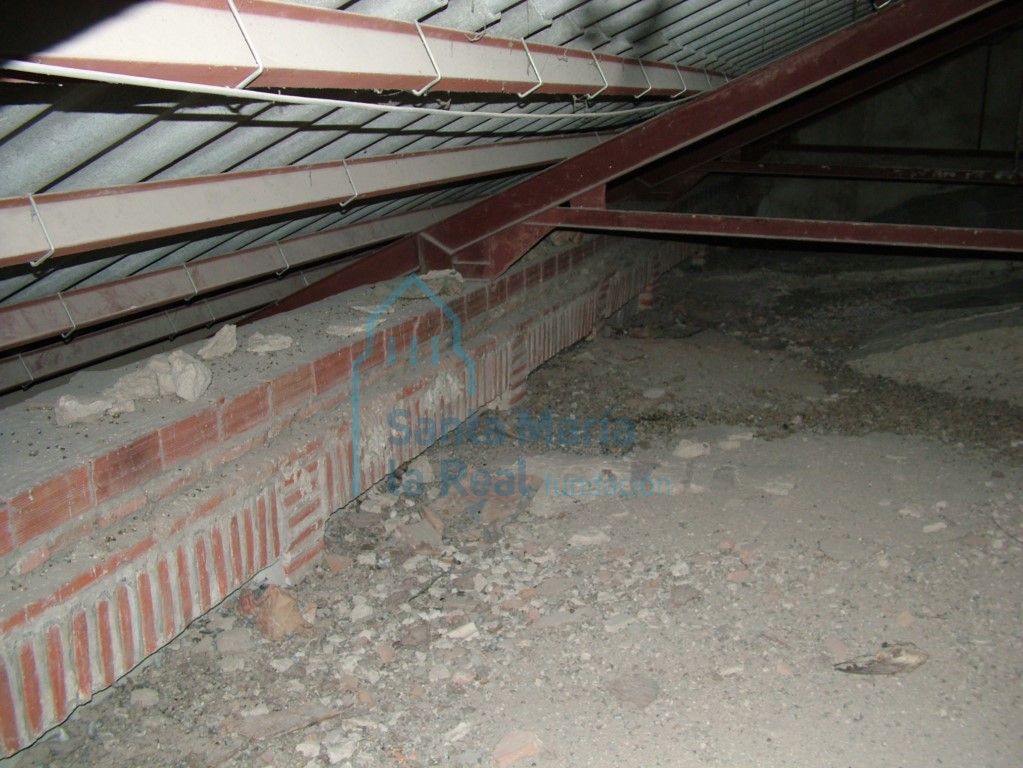 Articulación de la nave en la bajocubierta