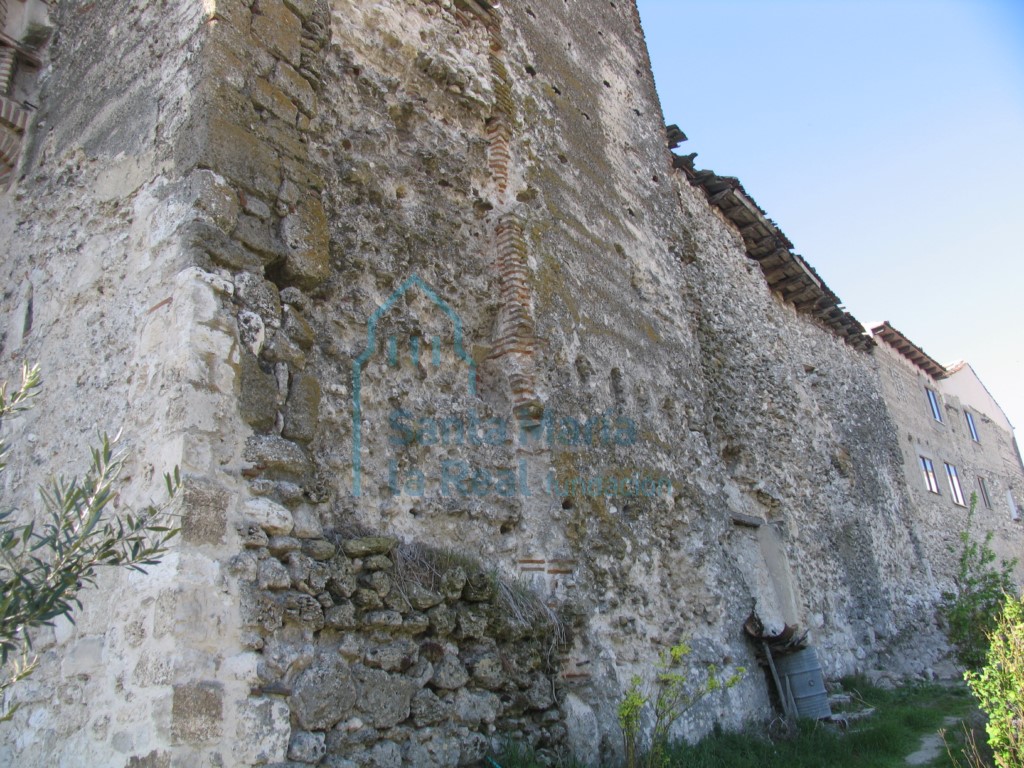 Detalle exterior del muro norte