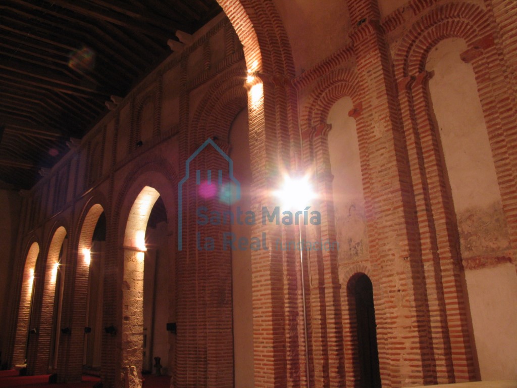 Vista del presibiterio desde el interior del ábside central