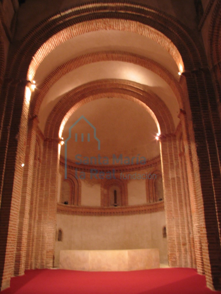 Vista del interior del ábside central