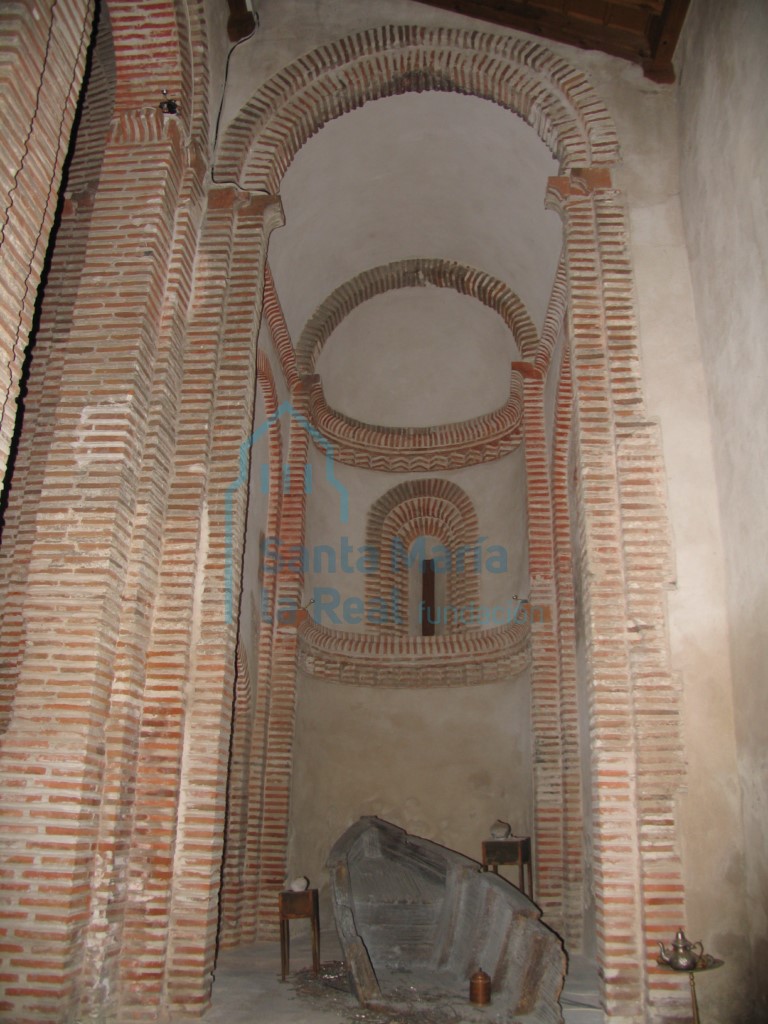 Vista del interior del ábside de la epístola