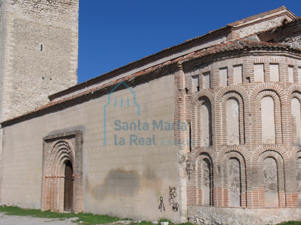 Vista exterior de la fachada sur