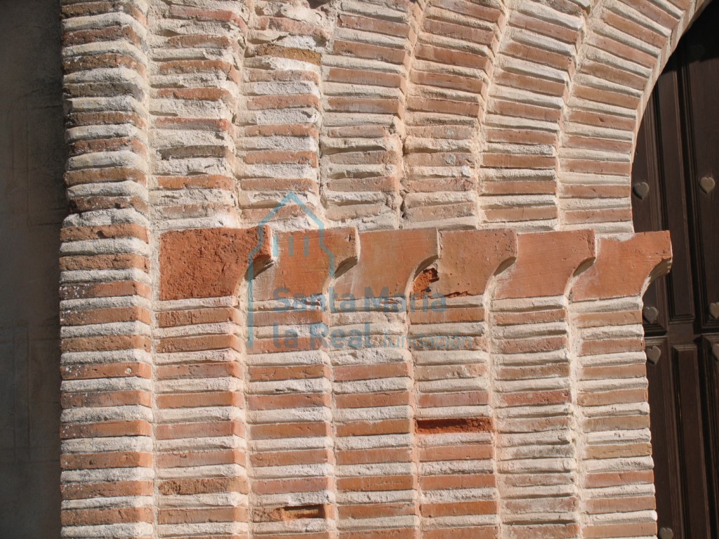 Detalle de la portada meridional