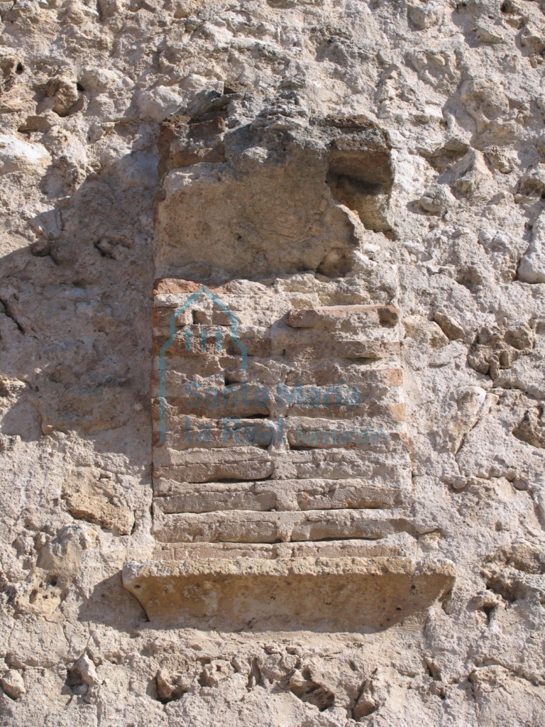 Detalle en el muro de la torre