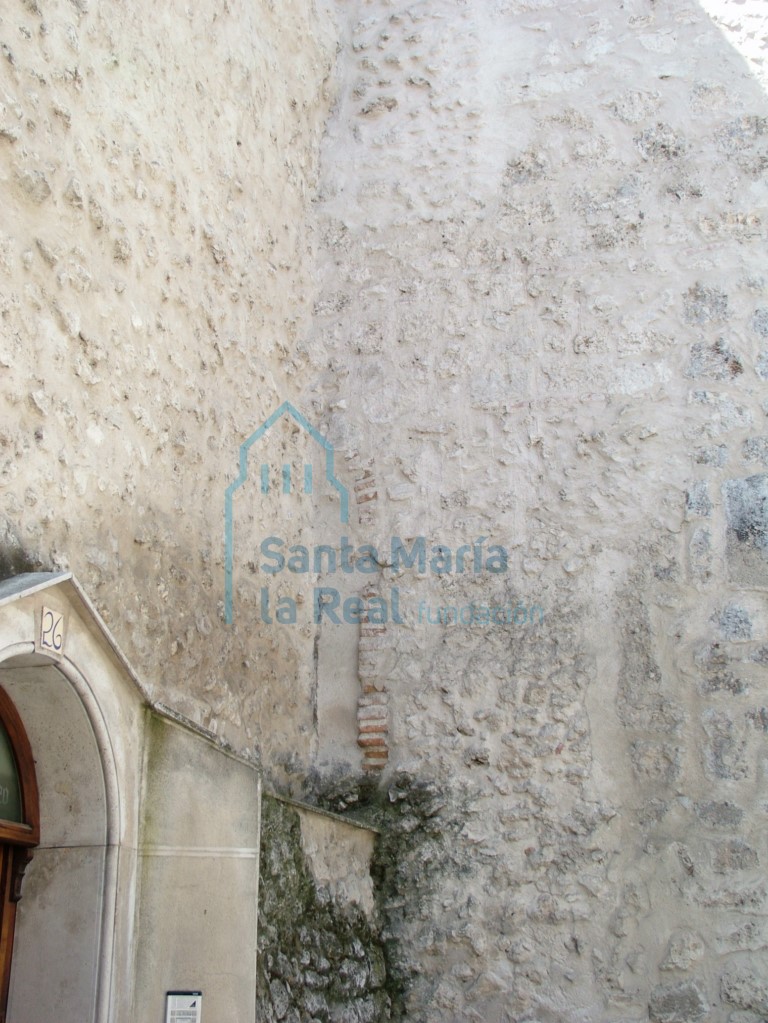 Detalle exterior del muro