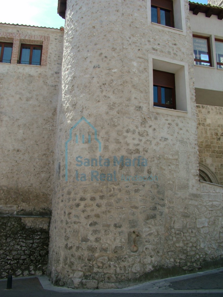 Detalle exterior del muro