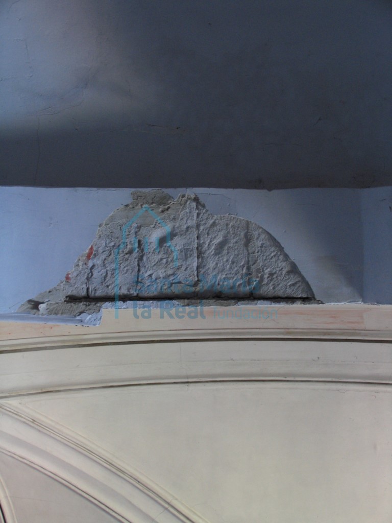 Detalle del muro en el interior de la iglesia