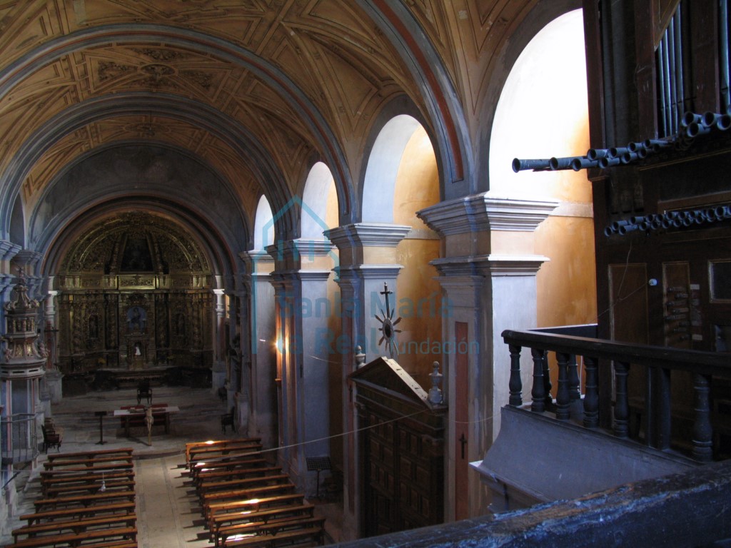 Vista interior de la iglesia desde el coro