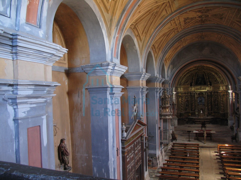 Vista interior de la iglesia desde el coro