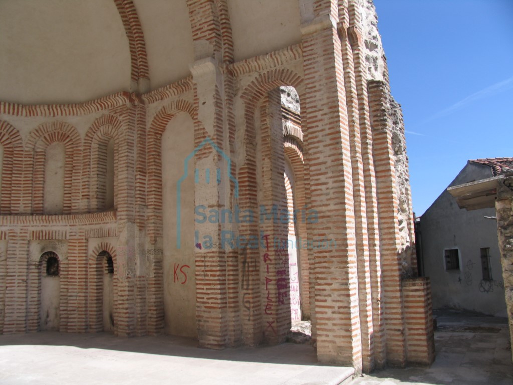 Arquería del lado de la epístola