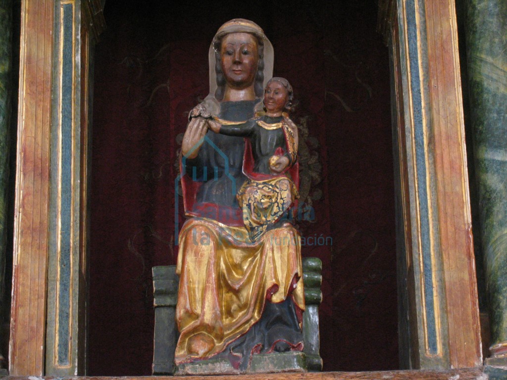 Talla de la Virgen gótica