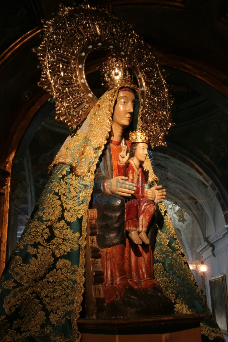 Virgen del Henar vista desde un lateral